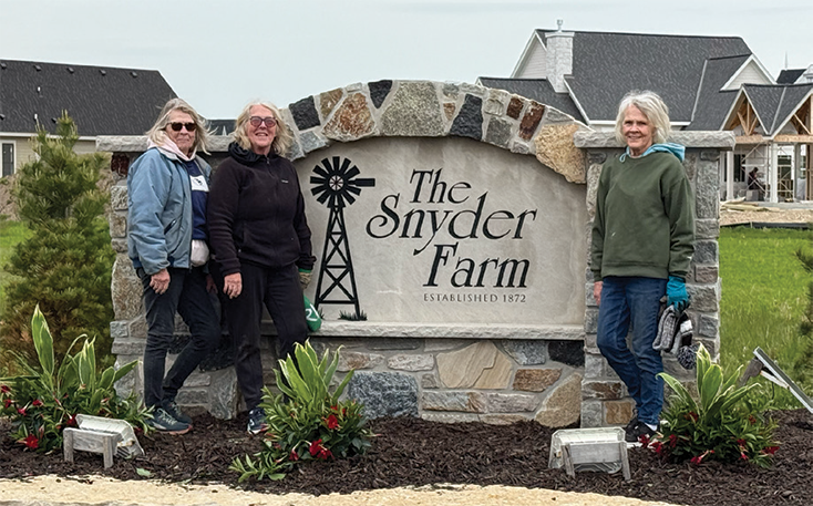 Snyder-Farm-Sign-Girls.png